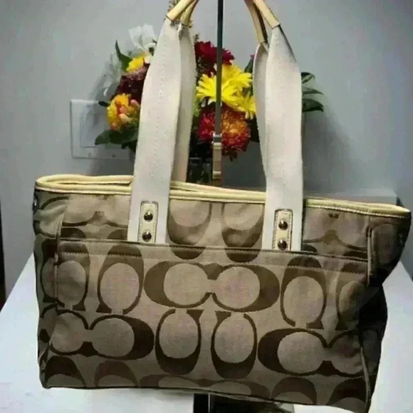 Coach SoHo Daisy Legacy Vintage Shopper Tote Signature Jacquard Khaki Yellow Bag - Picture 2 of 16